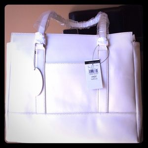 NEW, NEVER WORN: Genuine Leather Carryall Tote with Top Zipper & outer pockets